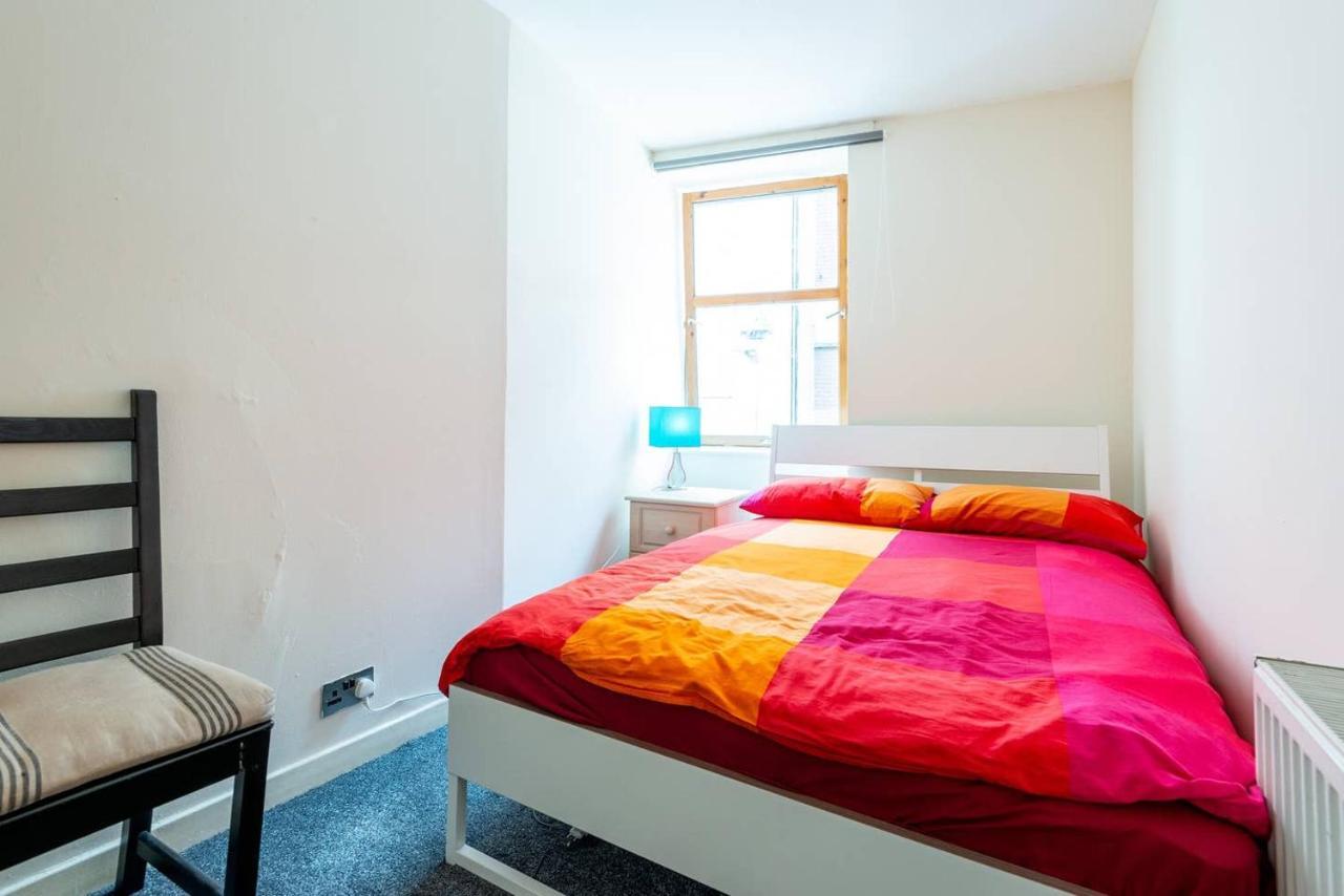 City Centre 2 Bed - Baron Taylor Street Інвернесс Екстер'єр фото